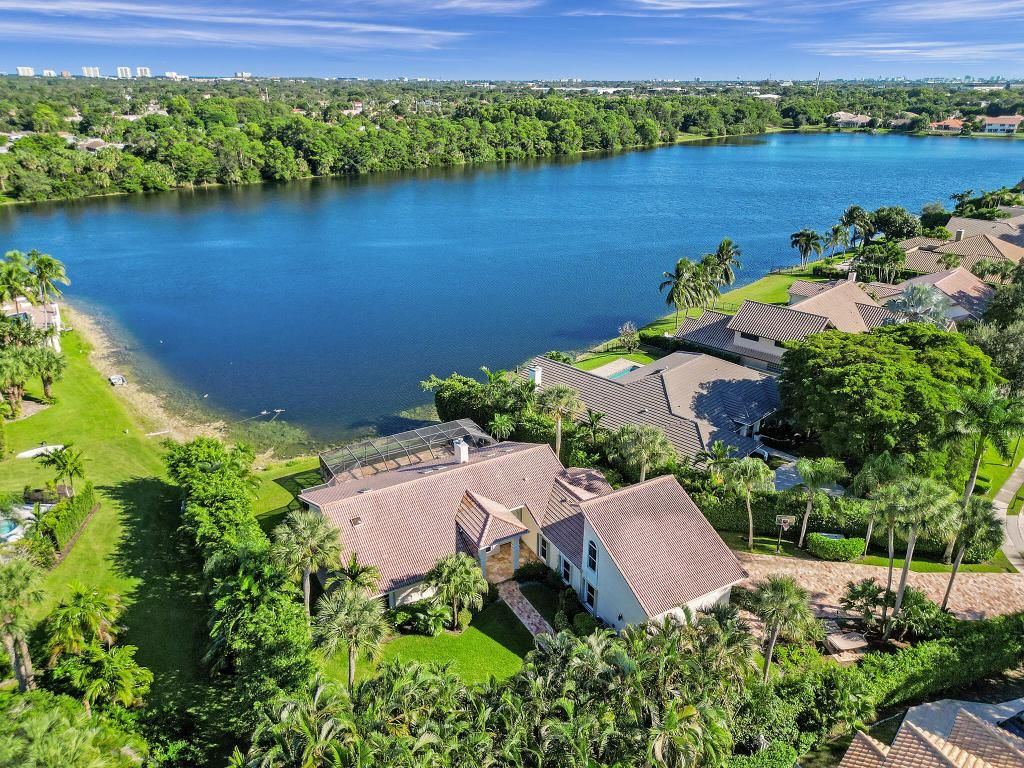 Photo of 1120 SW 19th Avenue, Boca Raton, FL 33486 (MLS # R11088446)