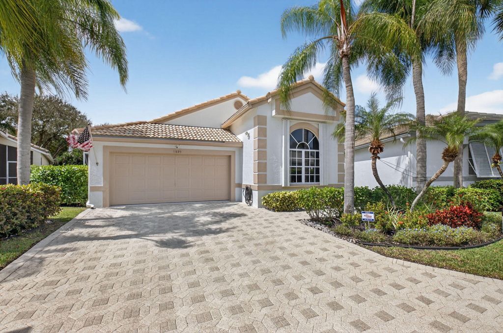 Photo of 11893 Fountainside Circle, Boynton Beach, FL 33437 (MLS # R11167214)