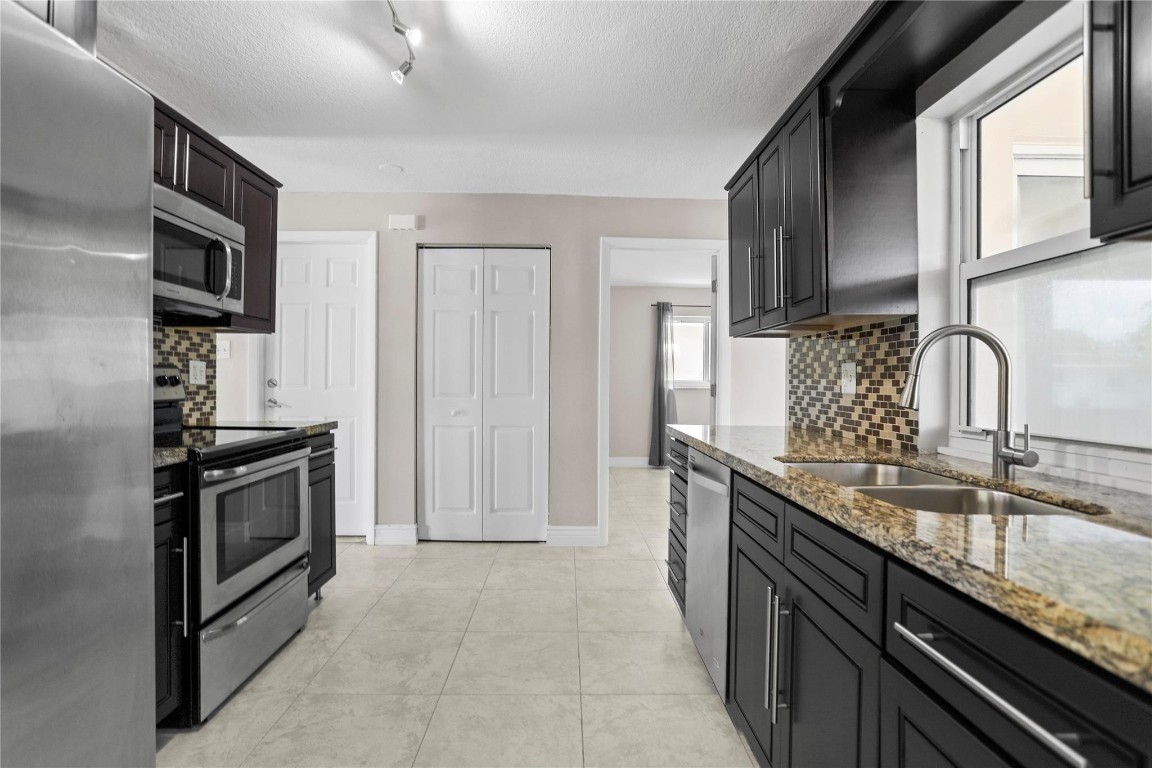 Paradise Gardens Sec 4 76 - Residential