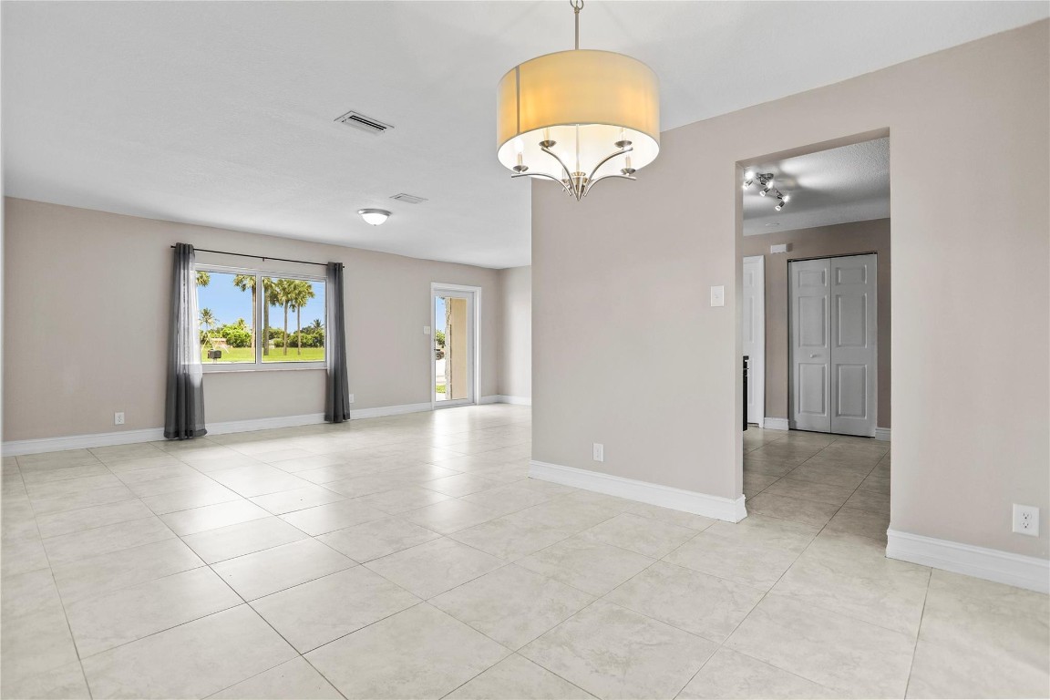 Paradise Gardens Sec 4 76 - Residential