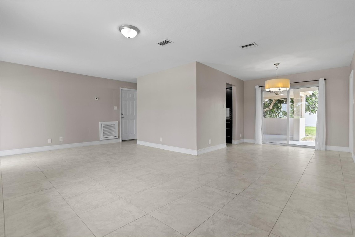 Paradise Gardens Sec 4 76 - Residential