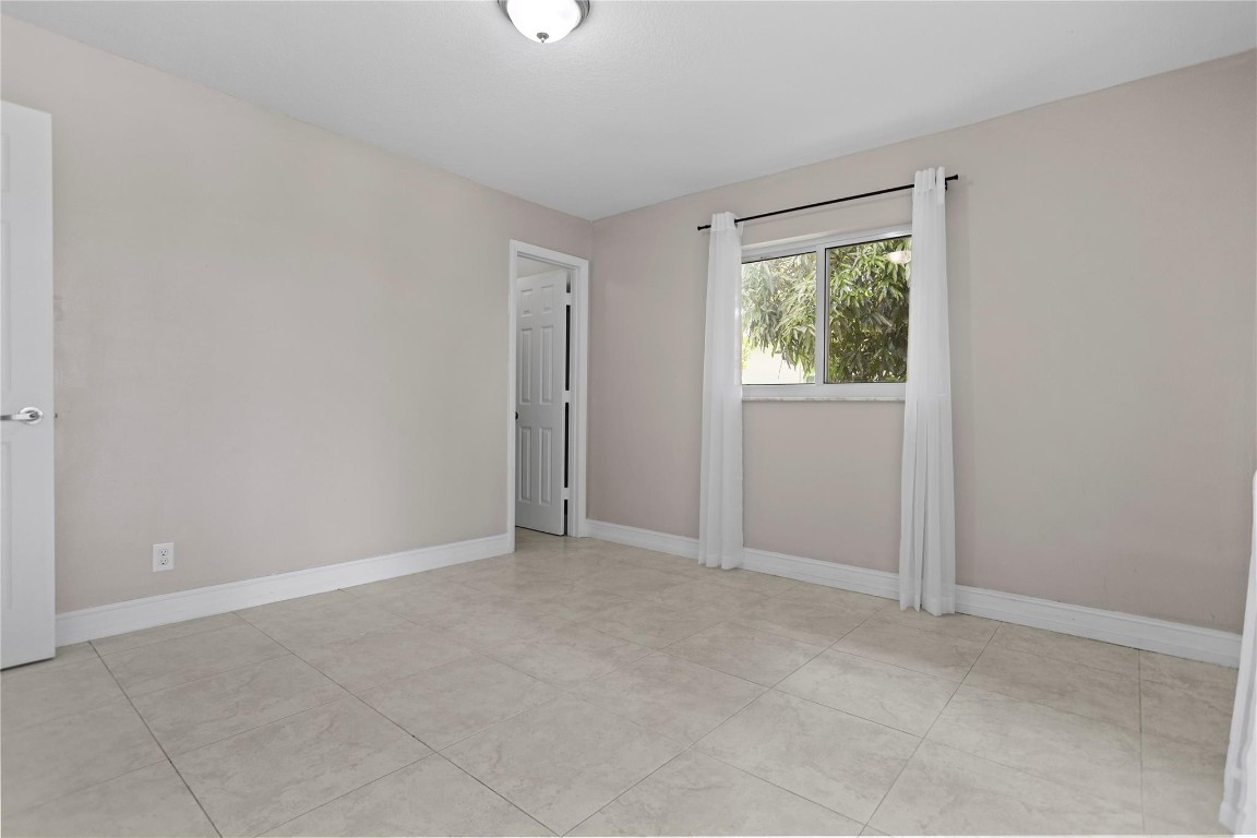 Paradise Gardens Sec 4 76 - Residential