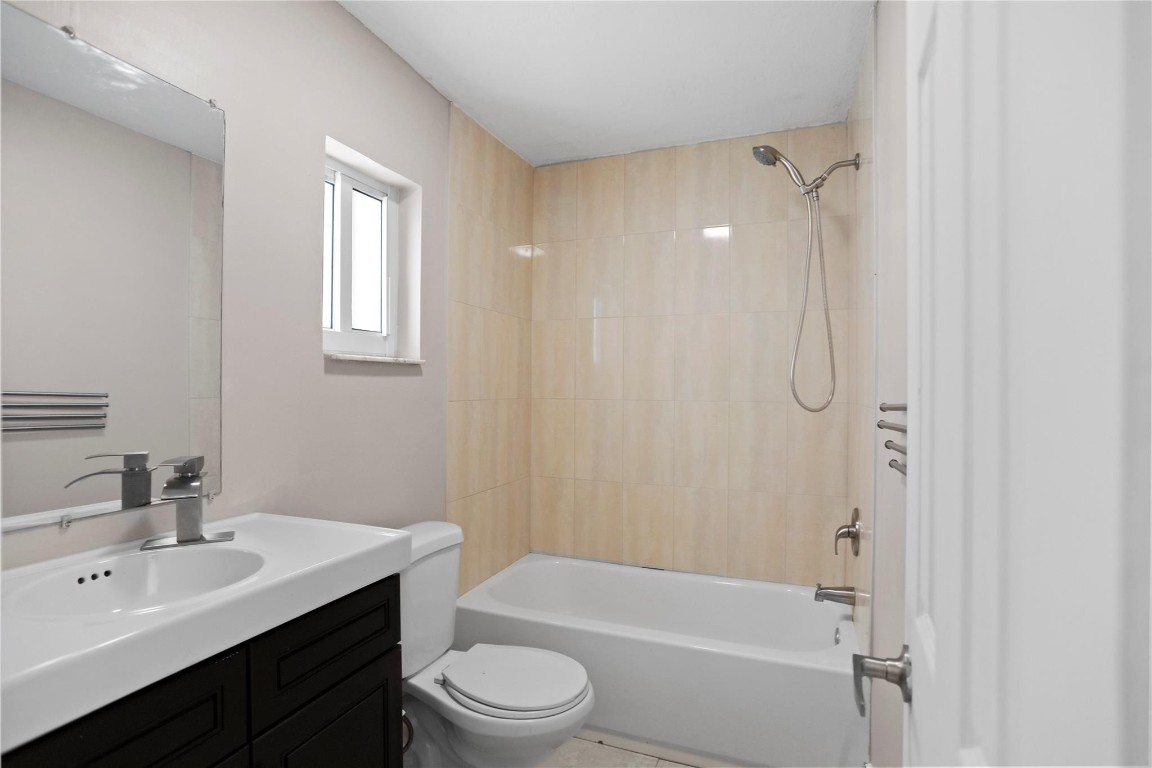 Paradise Gardens Sec 4 76 - Residential