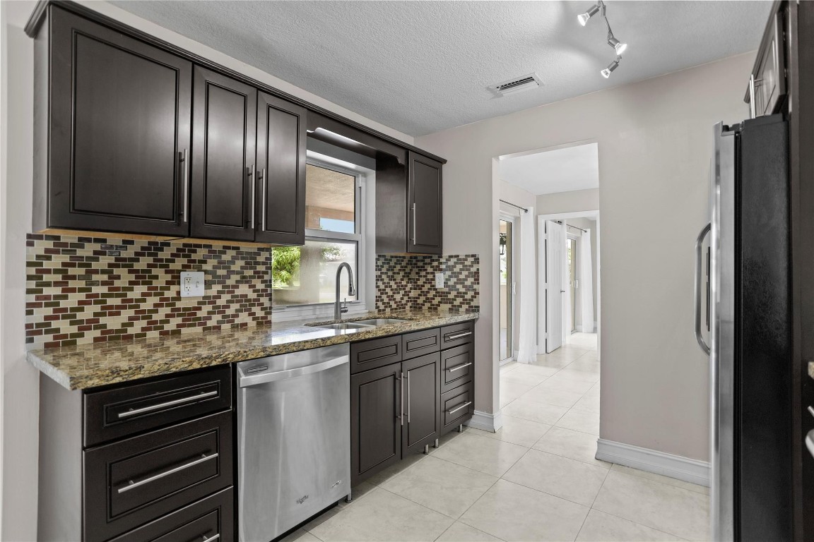 Paradise Gardens Sec 4 76 - Residential
