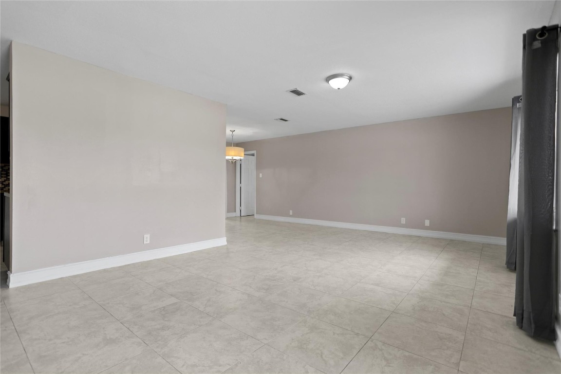 Paradise Gardens Sec 4 76 - Residential