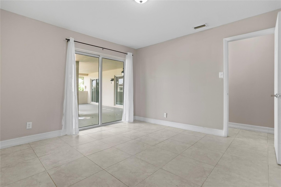 Paradise Gardens Sec 4 76 - Residential