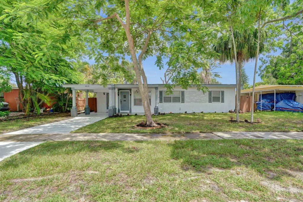 Photo of 1613 SW 10th Street, Fort Lauderdale, FL 33312 (MLS # F10457349)