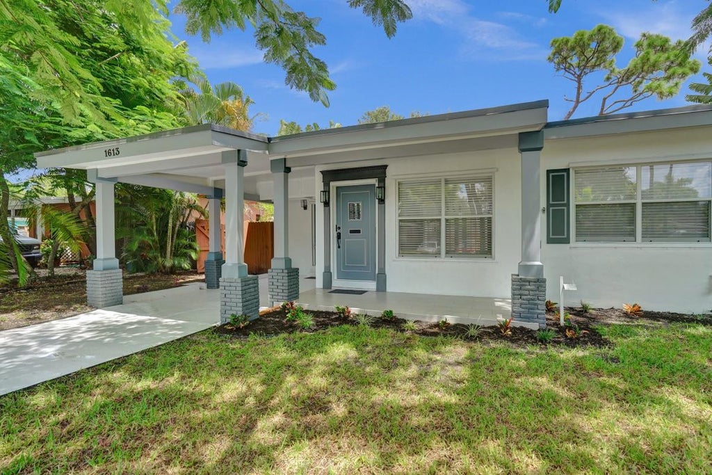 Photo of 1613 SW 10th Street, Fort Lauderdale, FL 33312 (MLS # F10457349)