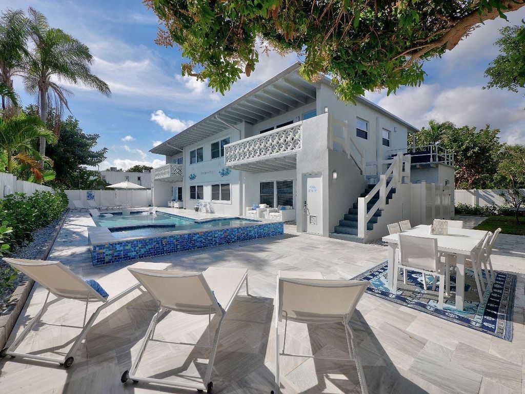 Photo of 115 Linda 1 Lane #1, Palm Beach Shores, FL 33404 (MLS # R11061354)