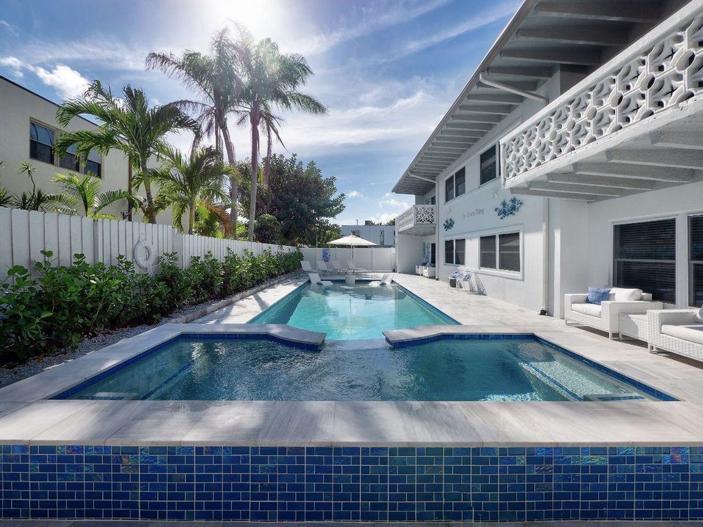 Photo of 115 Linda 1 Lane #1, Palm Beach Shores, FL 33404 (MLS # R11061354)