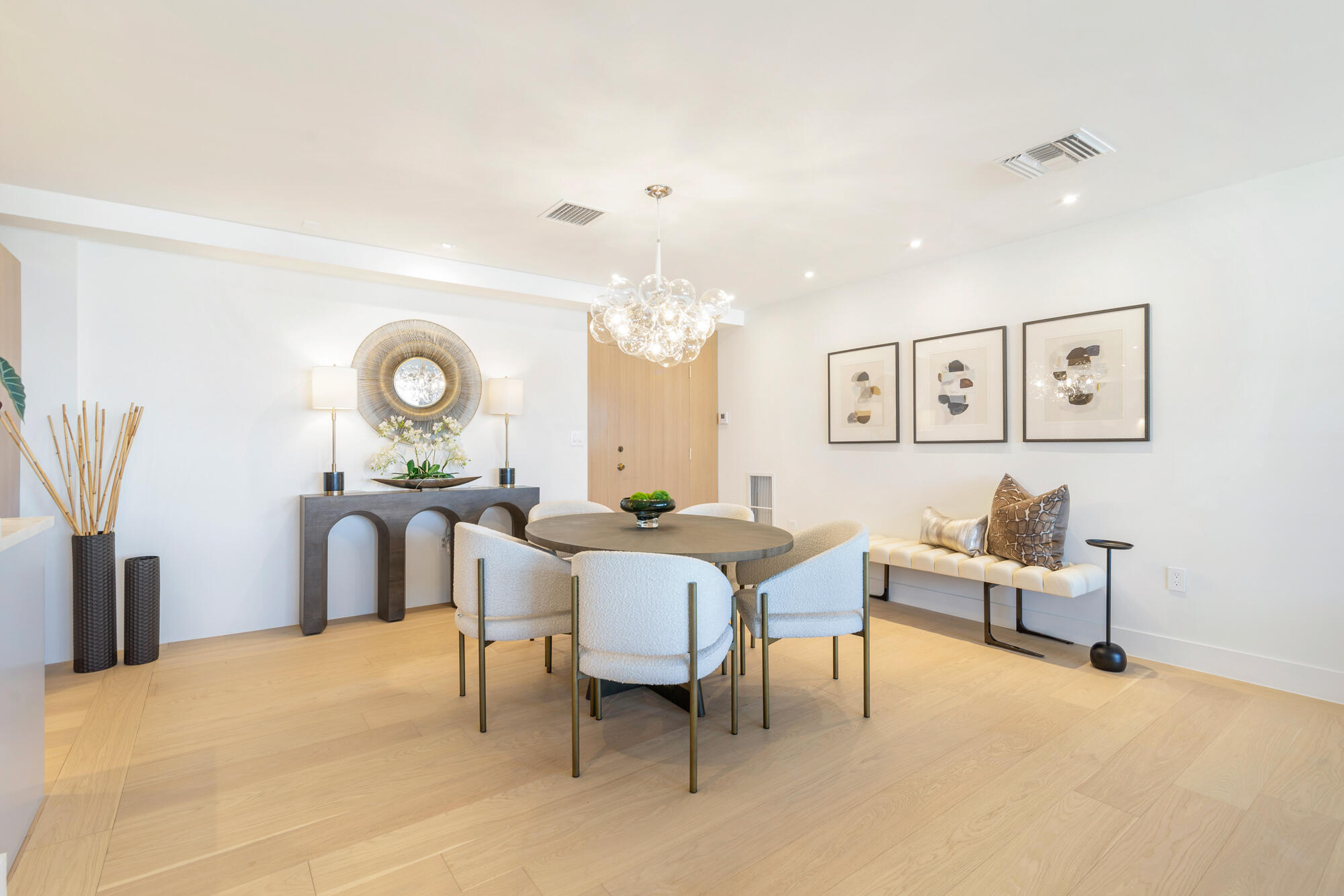 CARLYLE HOUSE COND - Residential