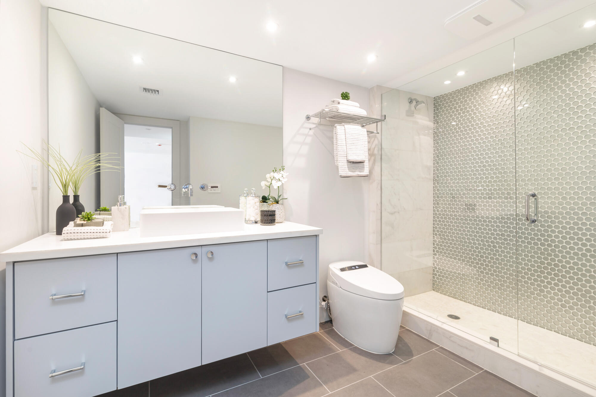 CARLYLE HOUSE COND - Residential