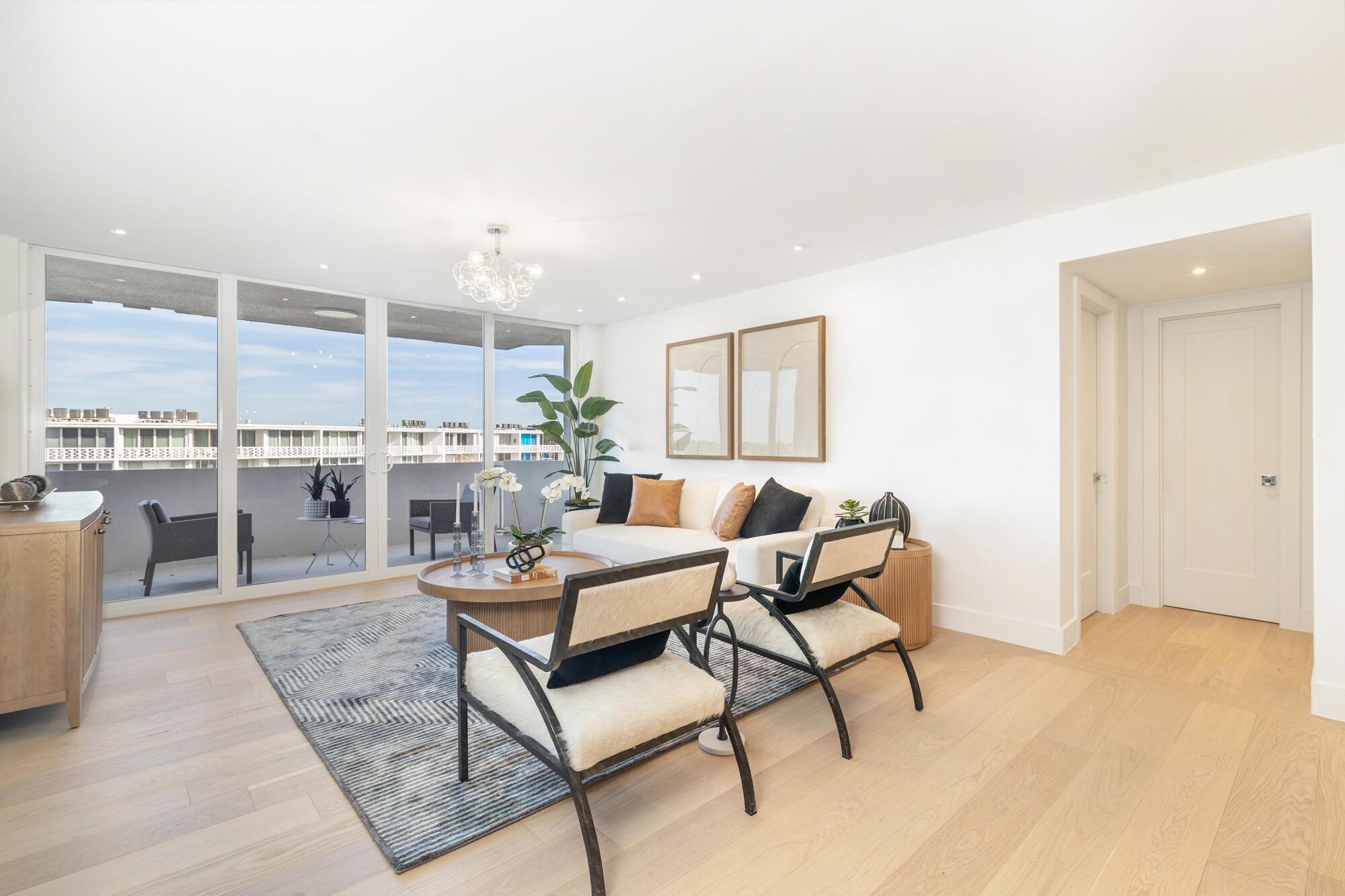 CARLYLE HOUSE COND - Residential