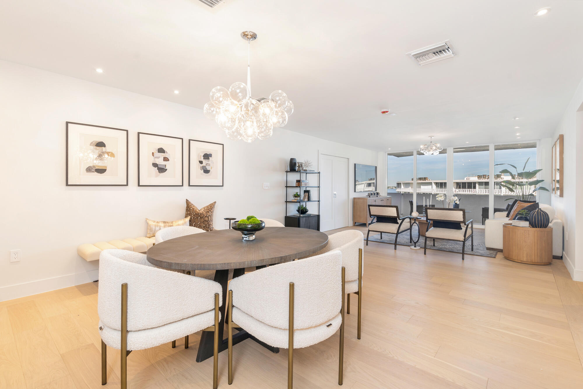 CARLYLE HOUSE COND - Residential