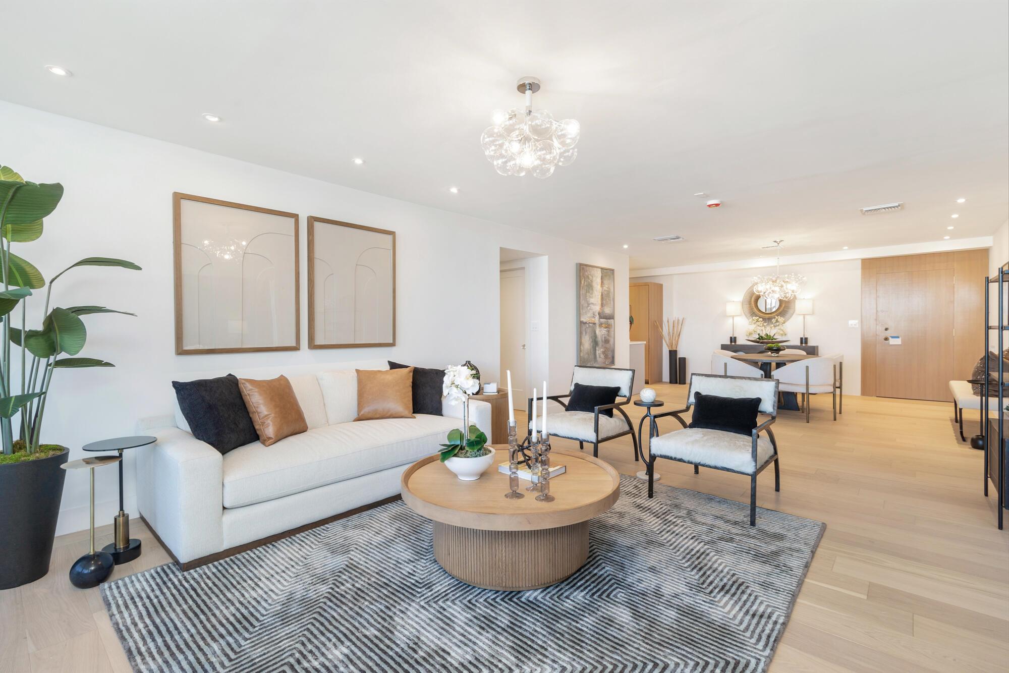 CARLYLE HOUSE COND - Residential