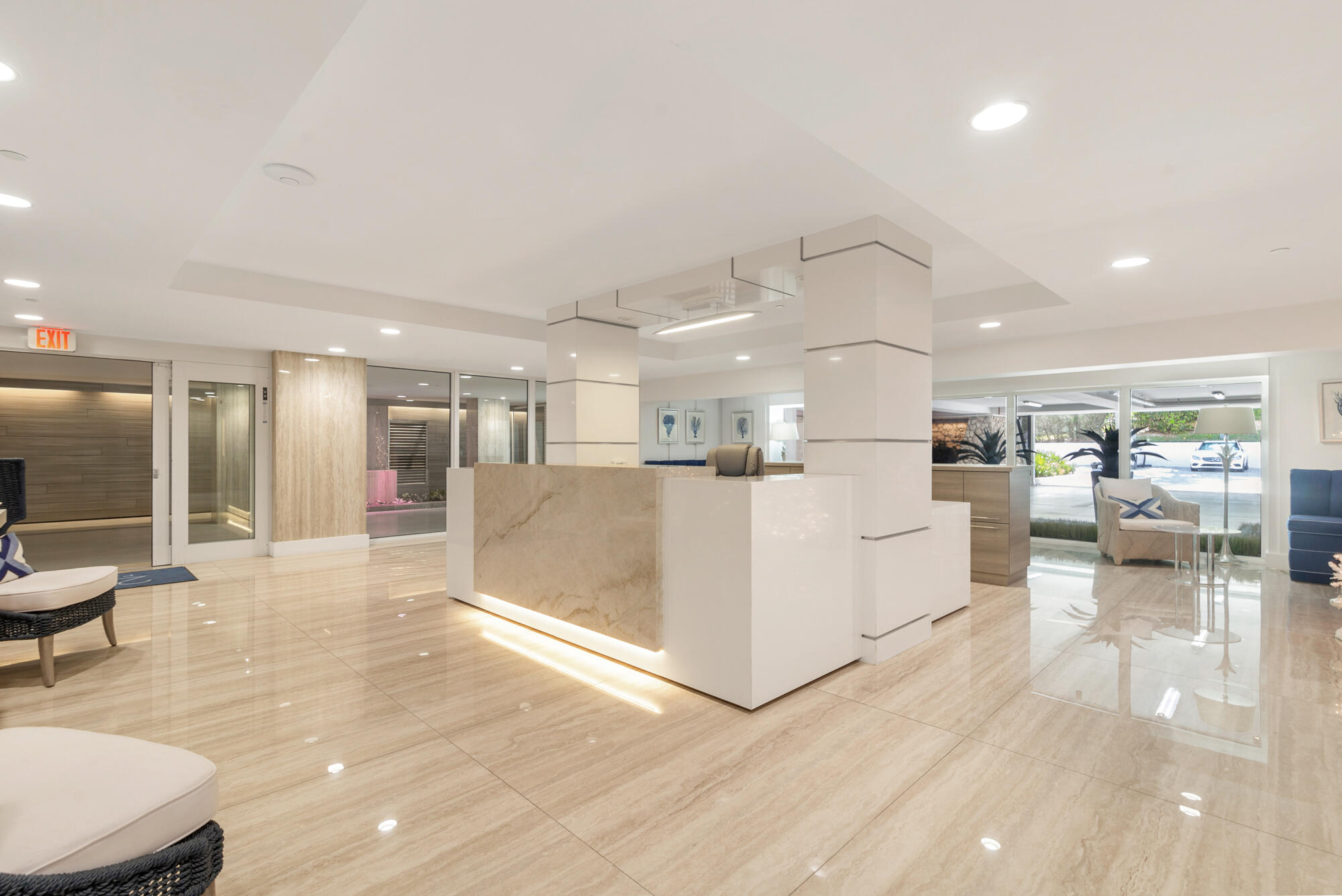 CARLYLE HOUSE COND - Residential