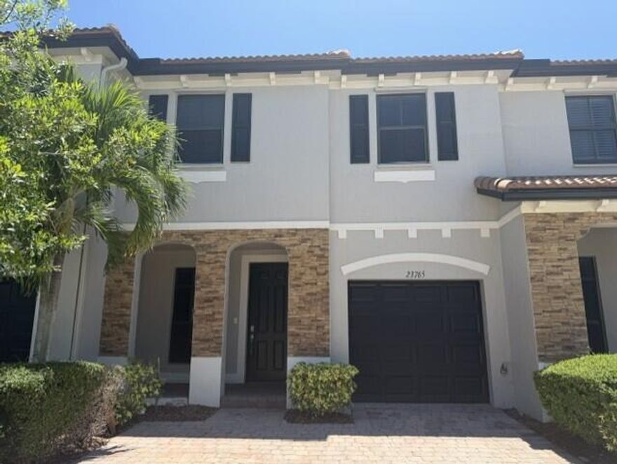 Beautiful two-story townhome located in the desirable Silver Palms community. The spacious home features an open living and dining room area, modern kitchen with earth-tone finishes, breakfast bar and a large family room perfect for entertaining or relaxing. Convenient half bathroom located downstairs. Upstairs offers 3 spacious bedrooms, 2 full bathrooms, and an in unit washer and dryer. The oversized primary suite features dual sinks, glass-enclosed shower and a linen closet. Additional bedrooms offer large windows that fill the home with natural light. Enjoy a fenced backyard perfect for pets, outdoor gatherings and privacy. Conveniently located near schools, shopping, dining and major roads.