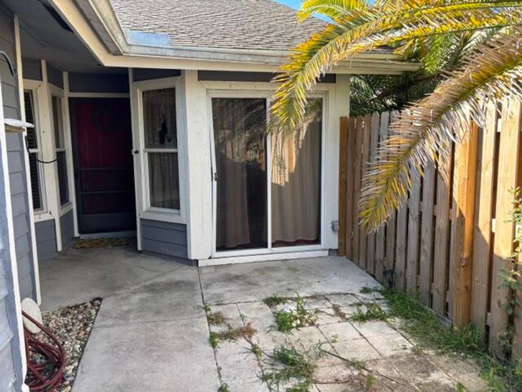 Photo of 12706 Westhampton Circle, Wellington, FL 33414 (MLS # B26025515)