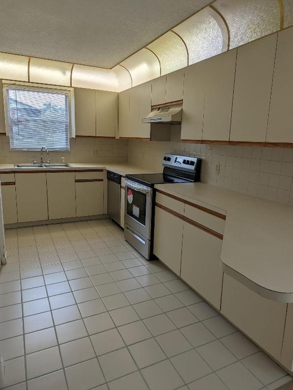 Photo of 8291 SE Croft Circle #M-5, Hobe Sound, FL 33455 (MLS # R10951102)