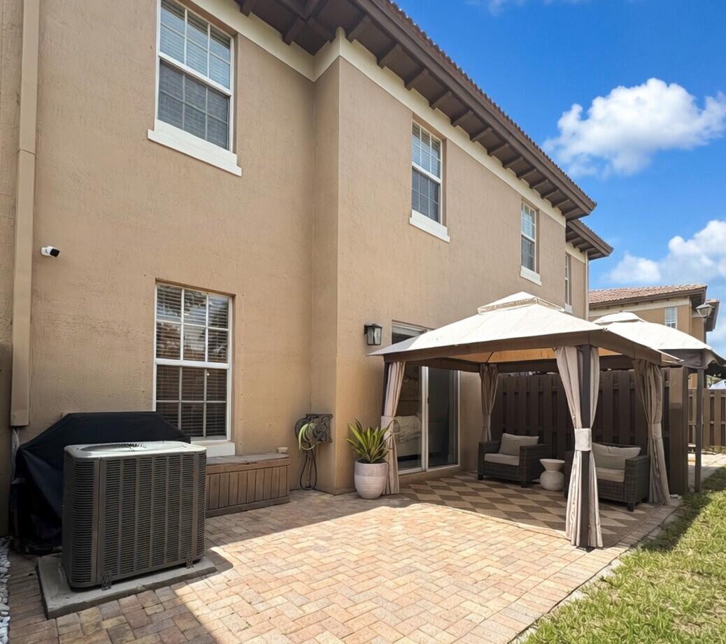 HILLSBORO ASSOCIATES PLAT - Residential Lease