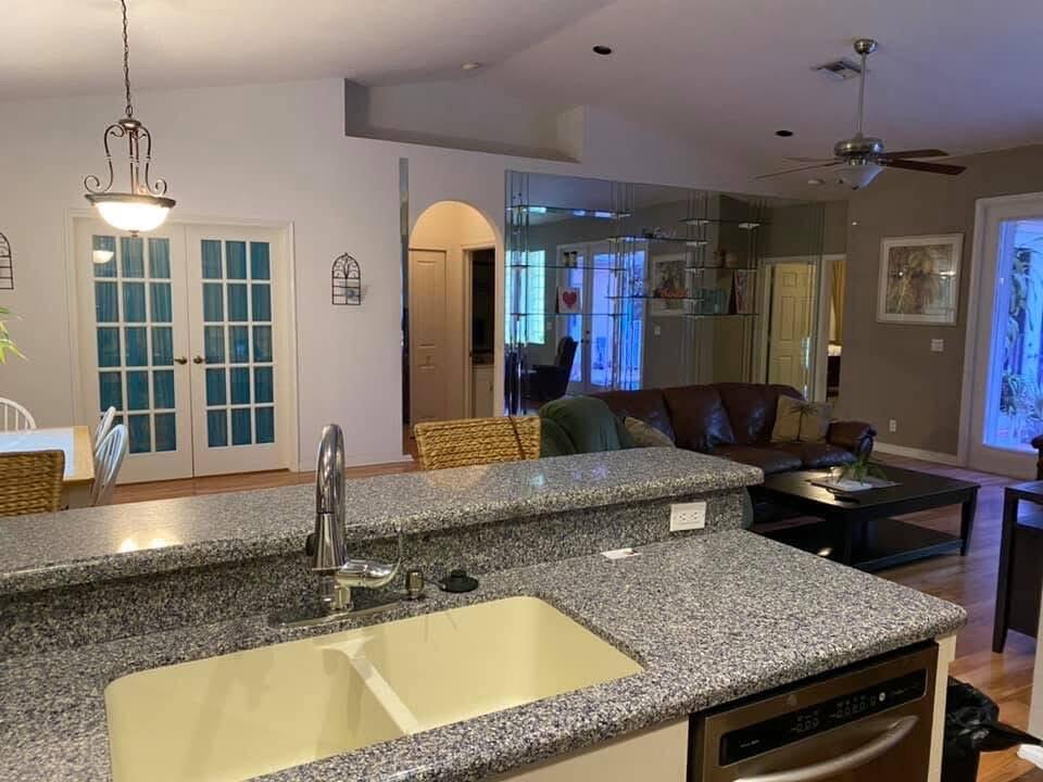 View photos, virtual tours, details... 7842 NW 77 Avenue