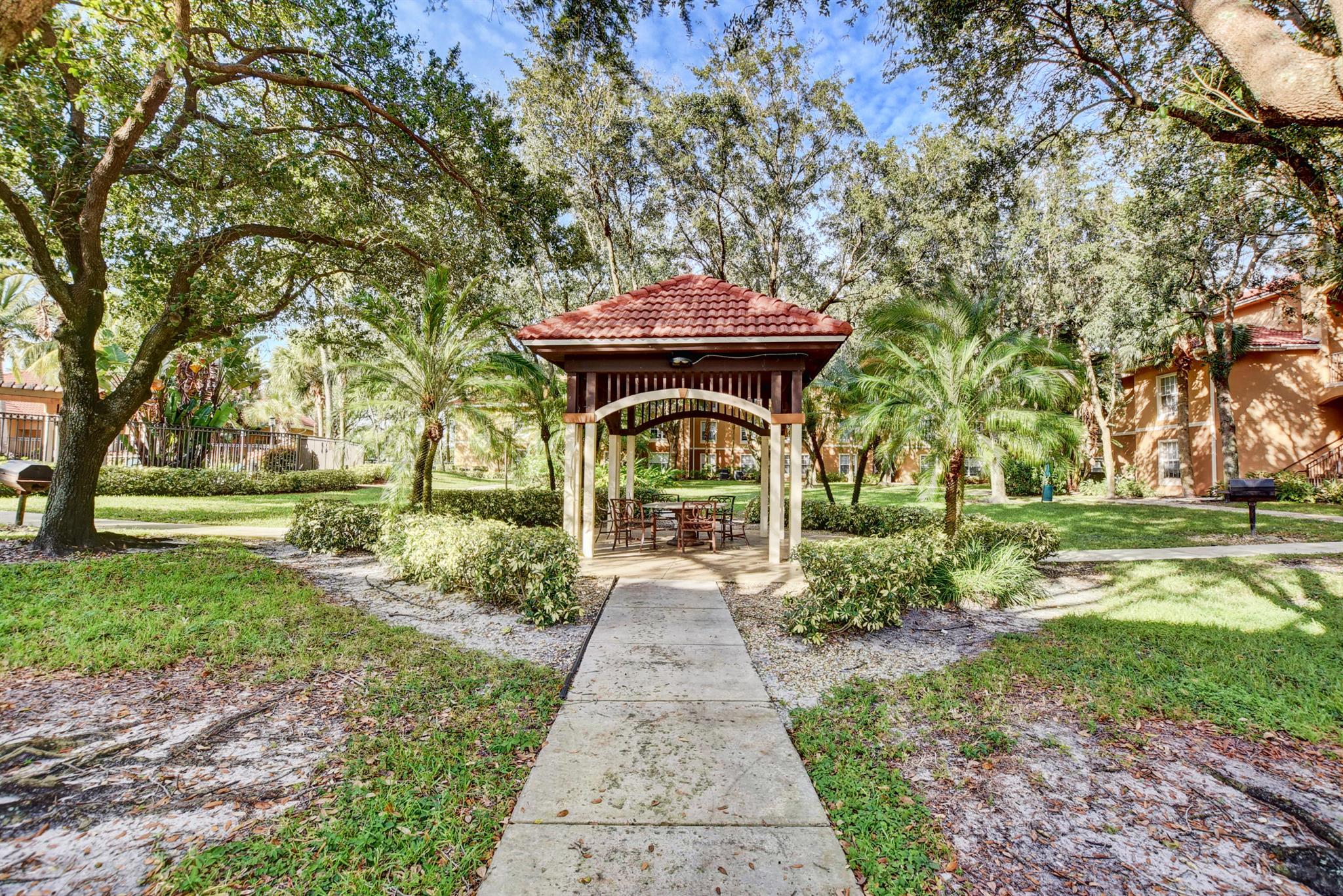 COURTNEY PARK - Residential Lease