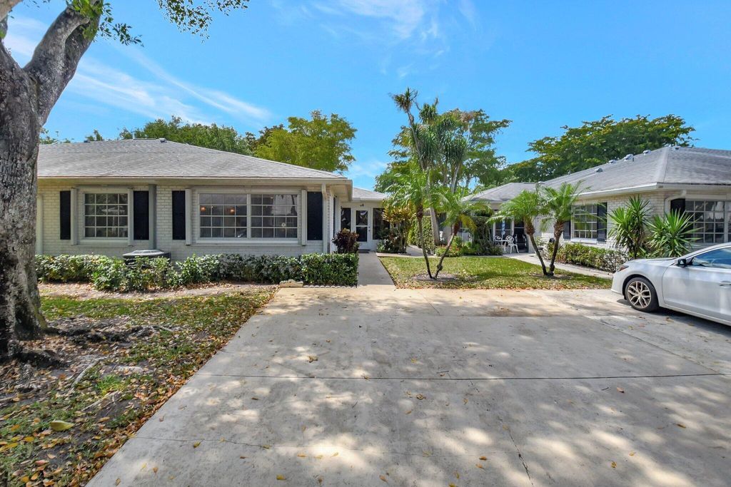 Photo of 10163 40th Trail S #257, Boynton Beach, FL 33436 (MLS # R11078384)