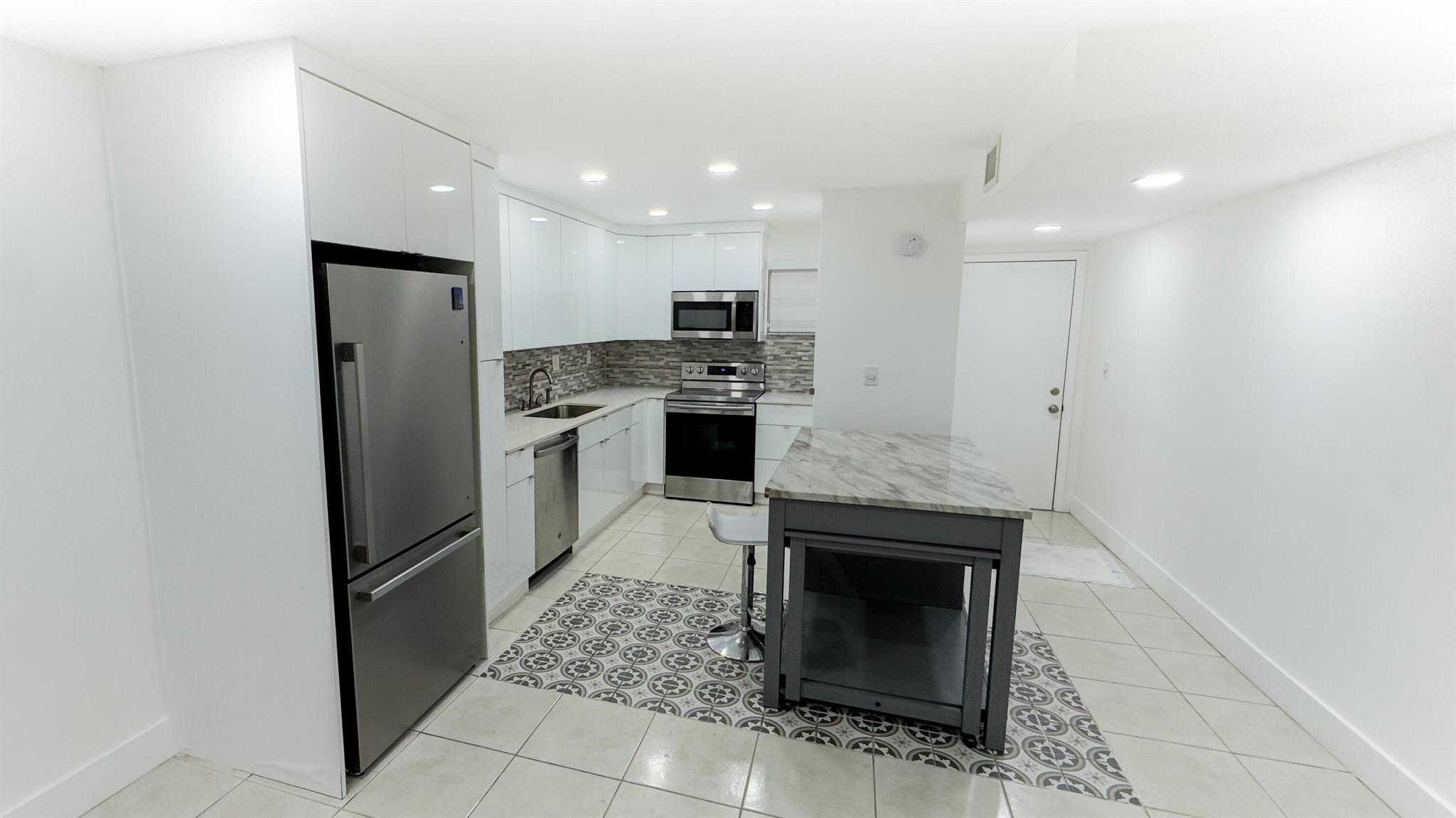 PALM-EAST GARDEN CONDOMIN - Residential