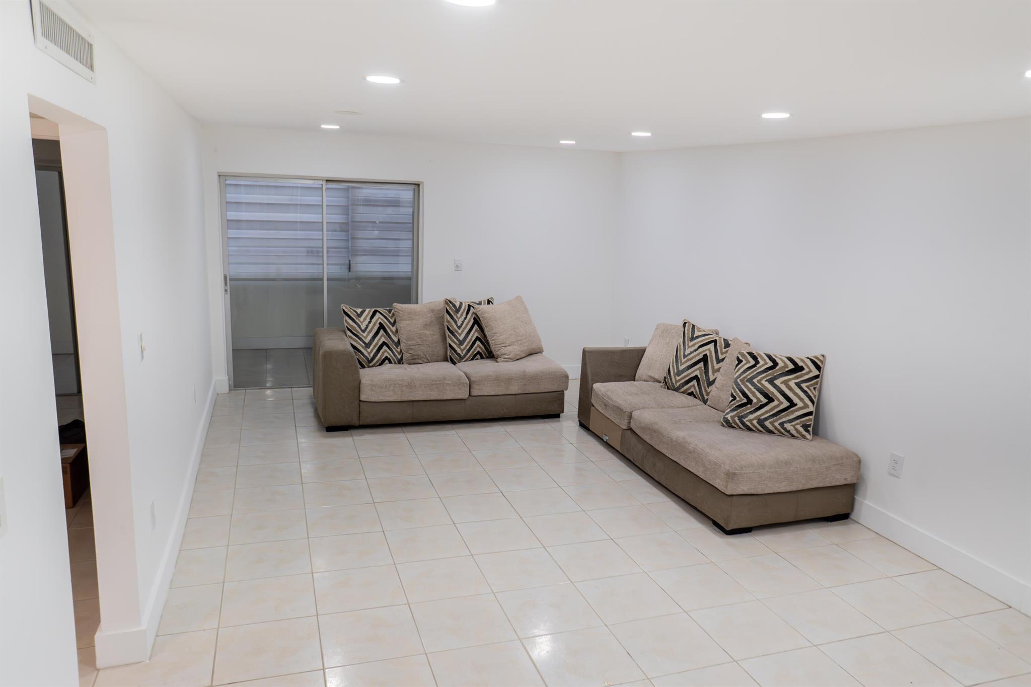 PALM-EAST GARDEN CONDOMIN - Residential