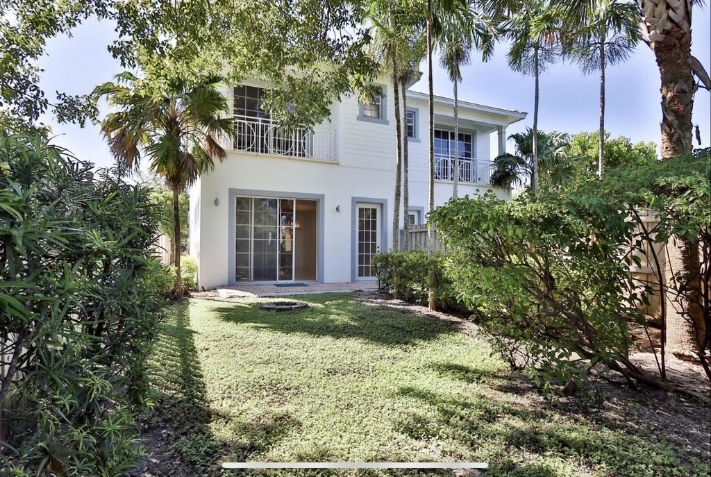 Photo of 228 N G Street, Lake Worth Beach, FL 33460 (MLS # F10478503)