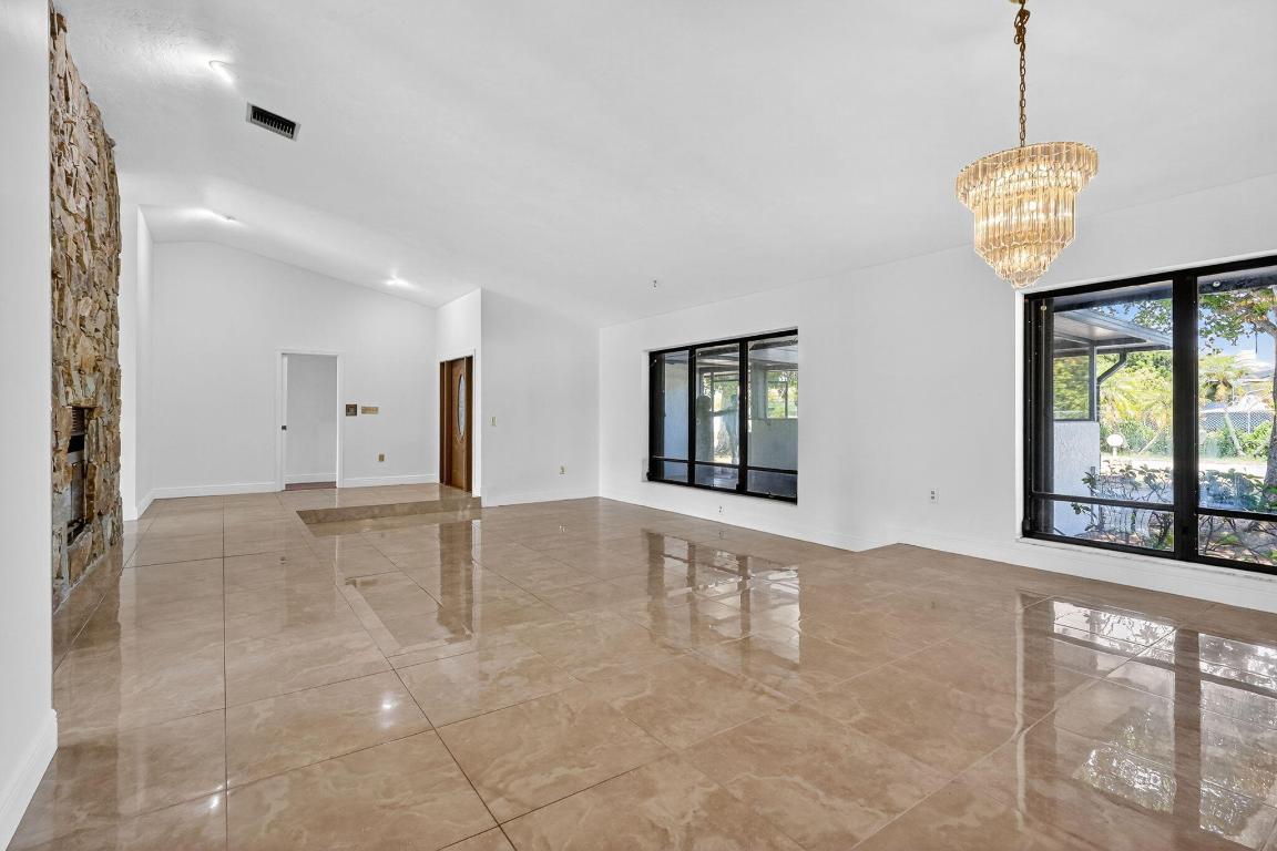 COUNTRY CLUB OF MIAMI ESTS SEC 4 - Residential