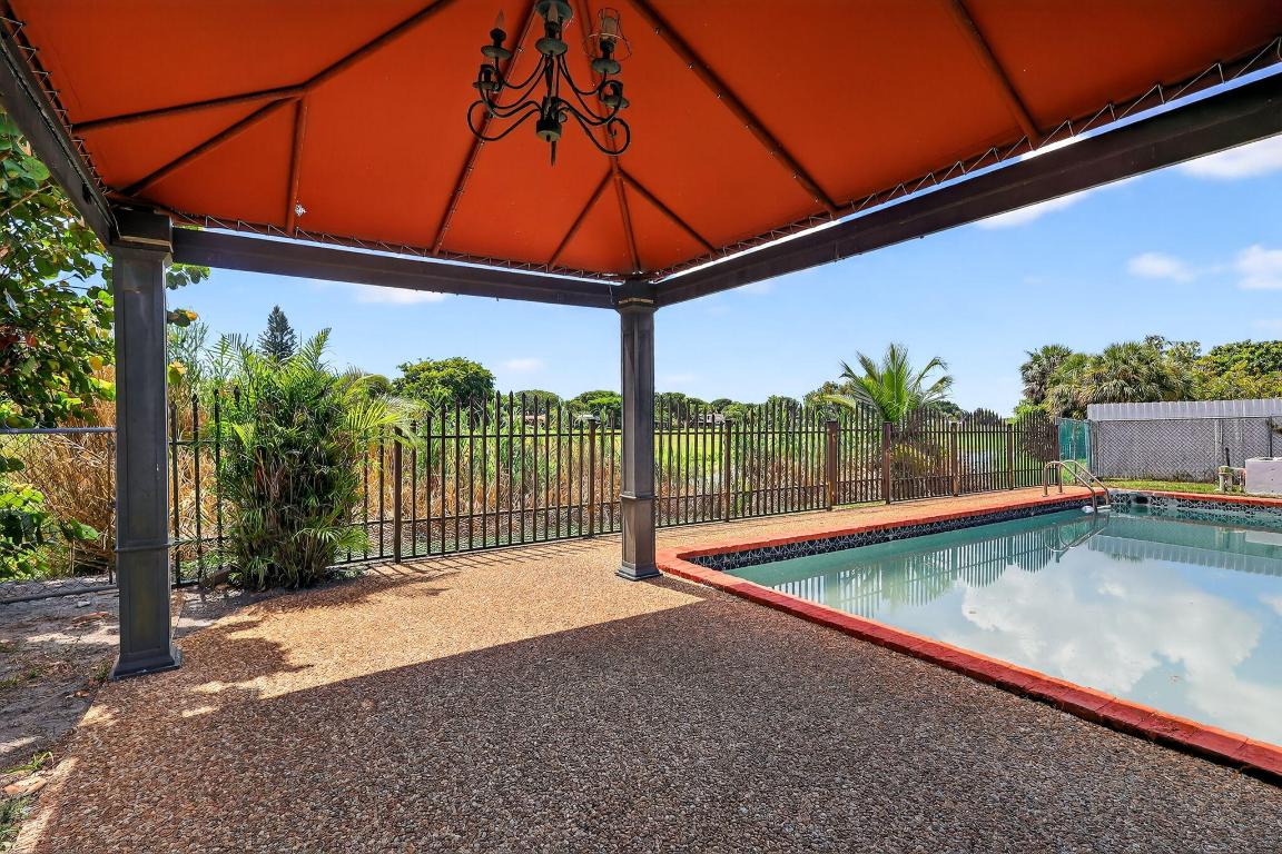 COUNTRY CLUB OF MIAMI ESTS SEC 4 - Residential