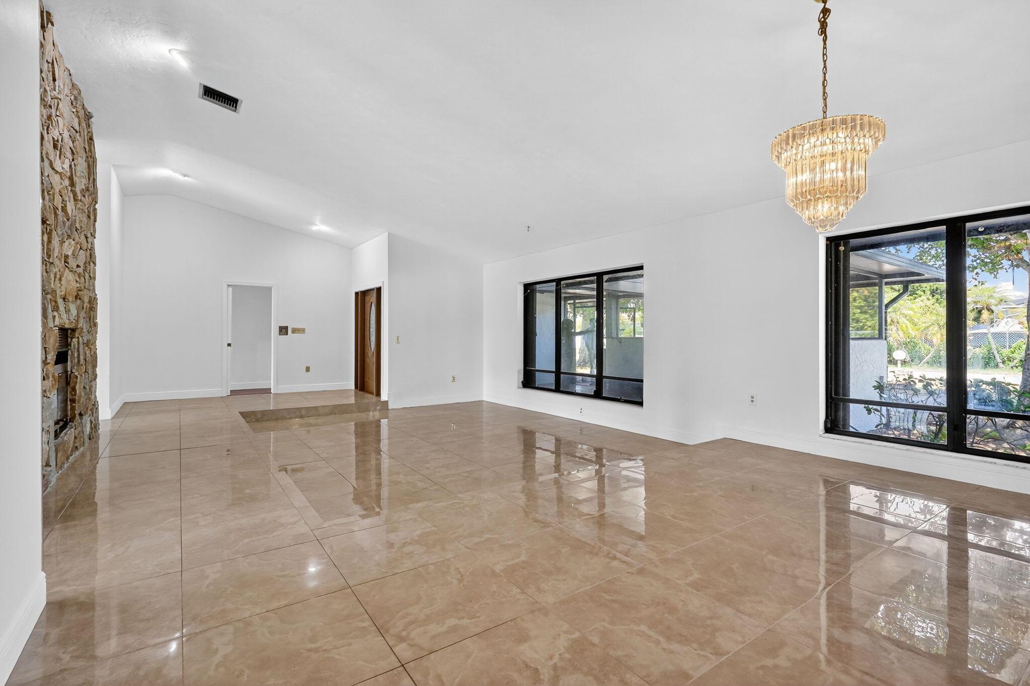 COUNTRY CLUB OF MIAMI EST - Residential