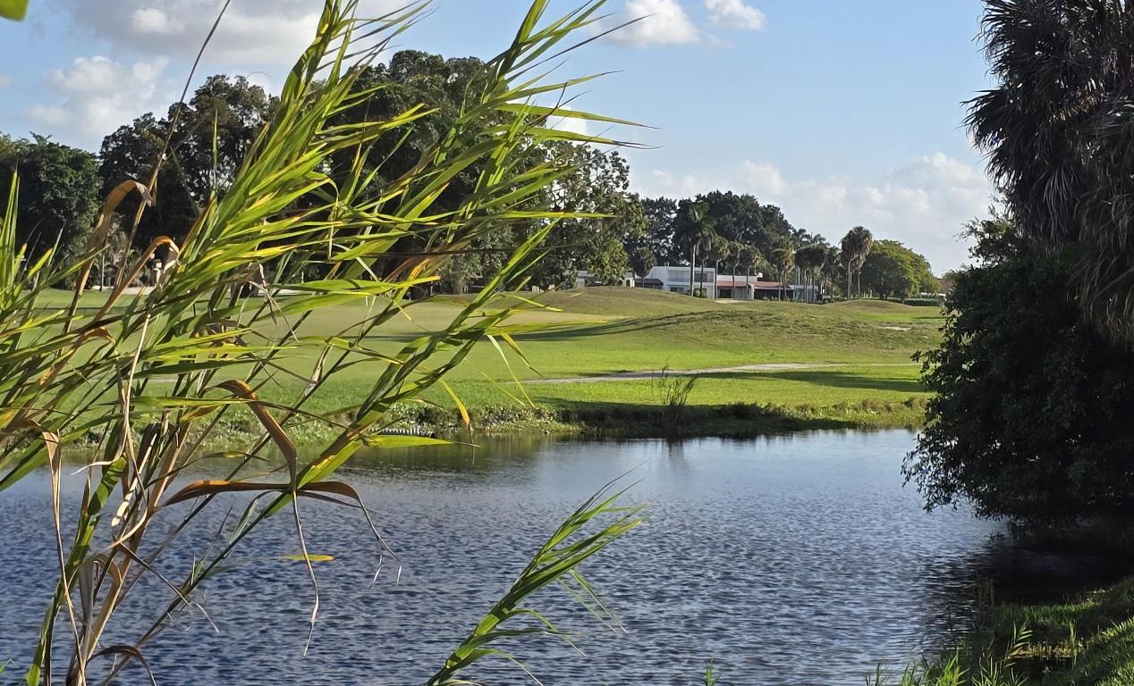 COUNTRY CLUB OF MIAMI ESTS SEC 4 - Residential