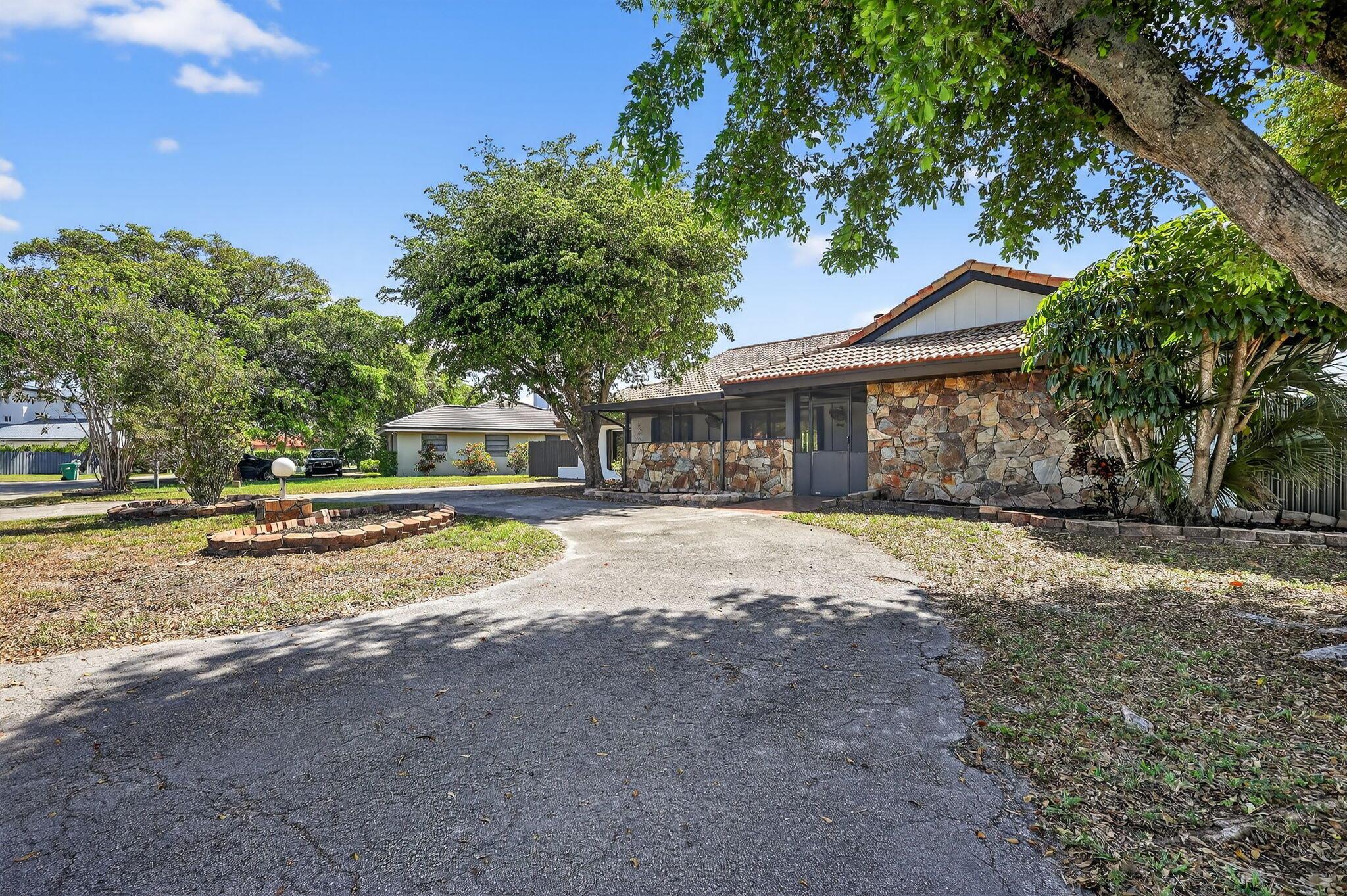 COUNTRY CLUB OF MIAMI EST - Residential