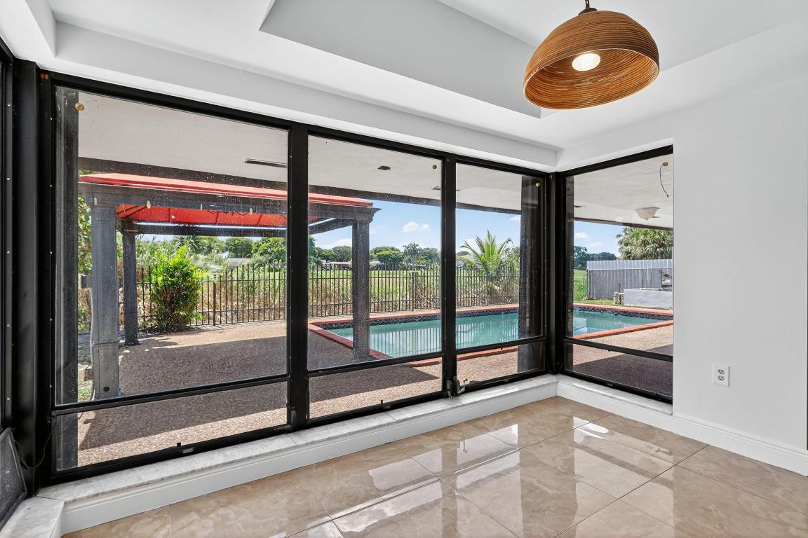 COUNTRY CLUB OF MIAMI ESTS SEC 4 - Residential