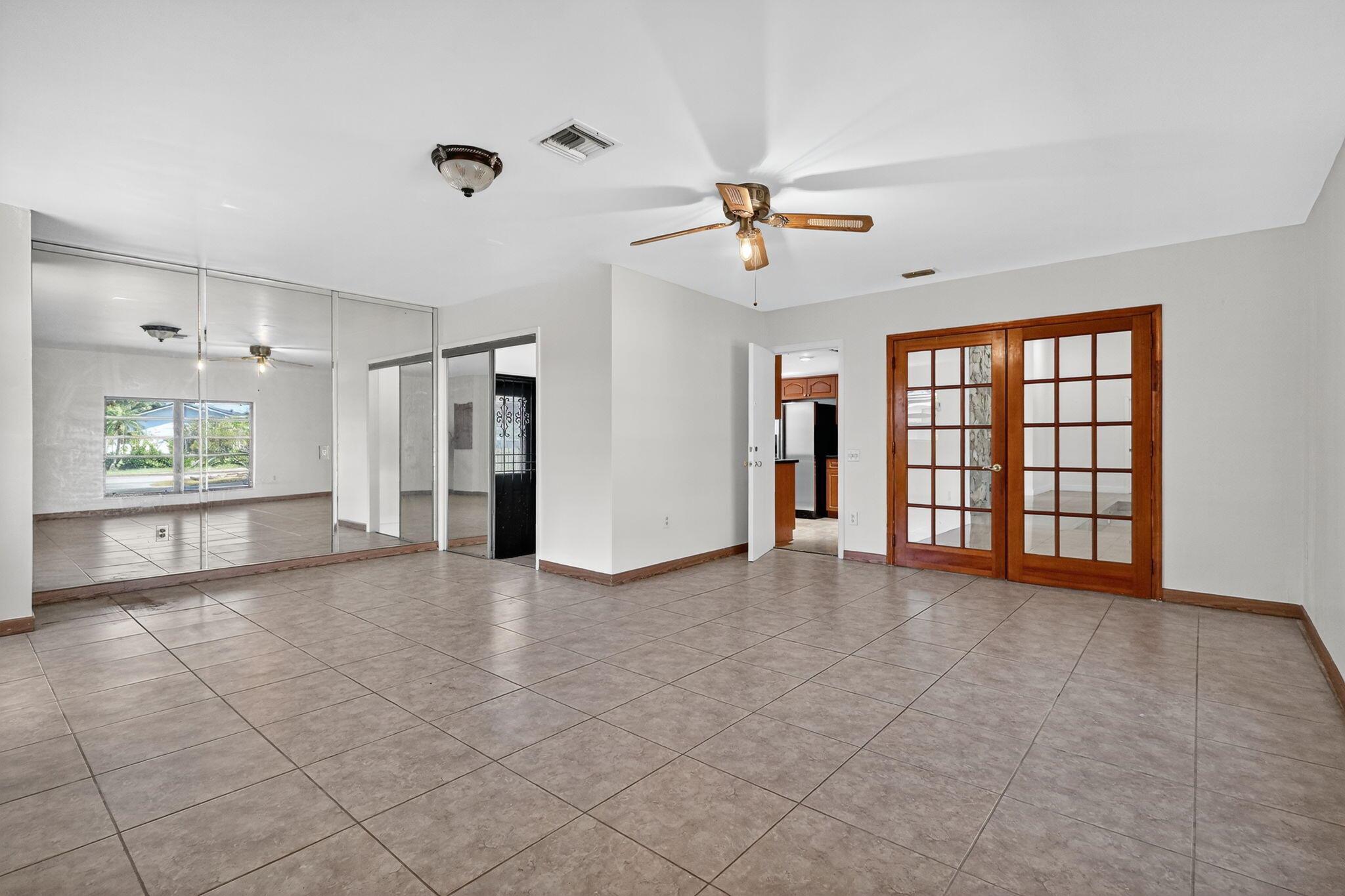 COUNTRY CLUB OF MIAMI EST - Residential