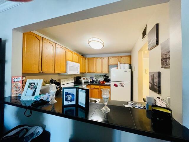 HERITAGE CIRCLE CONDO - Residential Lease