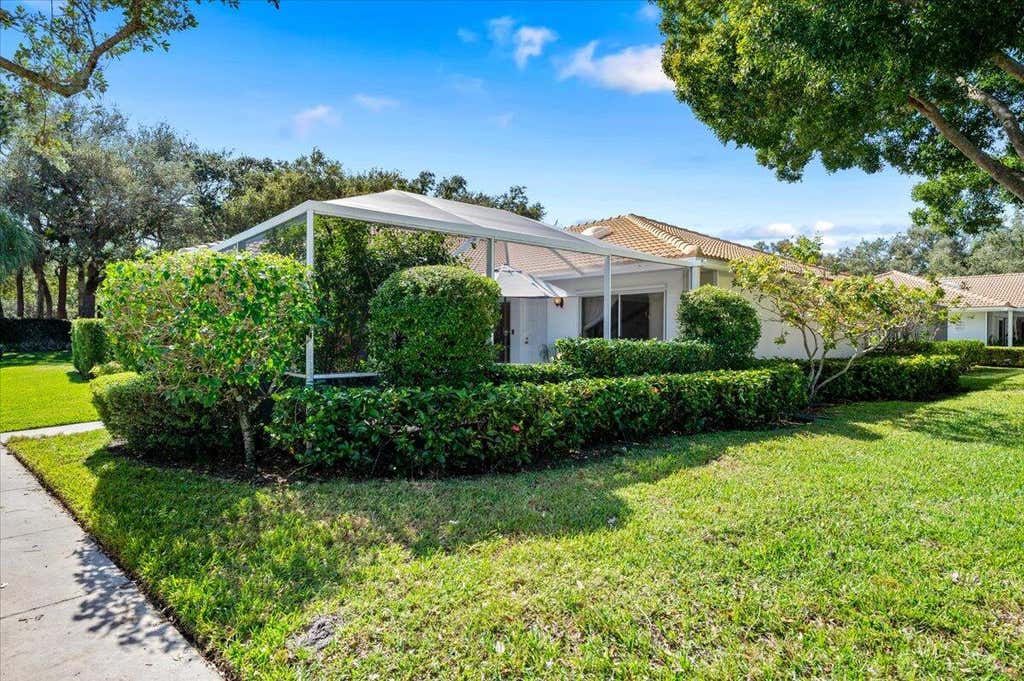 Photo of 8902 Chapman Oak Court, Palm Beach Gardens, FL 33410 (MLS # R10938320)