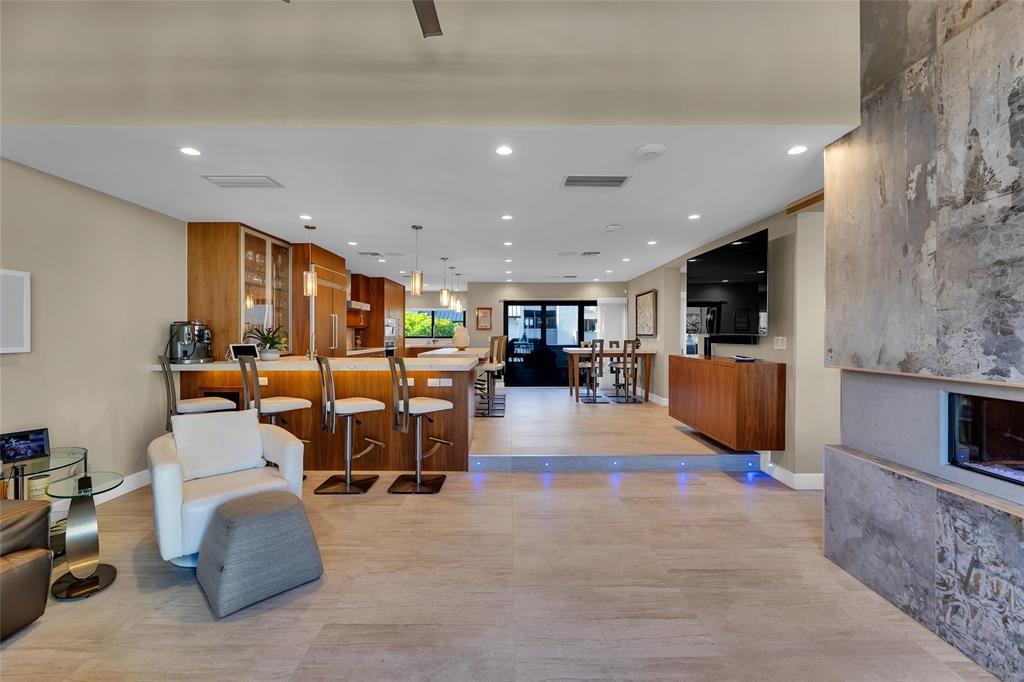 PORTSIDE YACHT CLUB - Residential