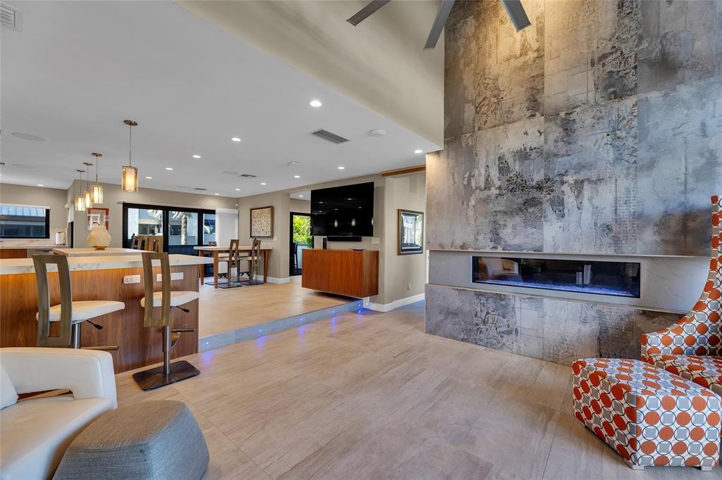 PORTSIDE YACHT CLUB - Residential