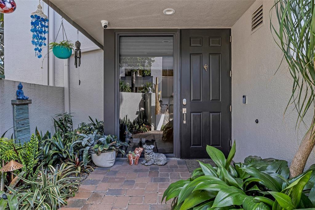 PORTSIDE YACHT CLUB - Residential