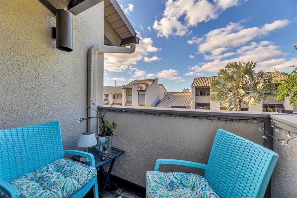 PORTSIDE YACHT CLUB - Residential