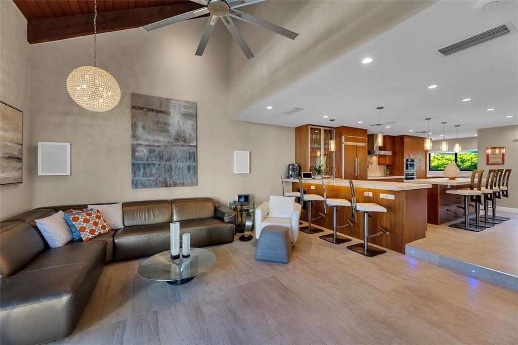 PORTSIDE YACHT CLUB - Residential