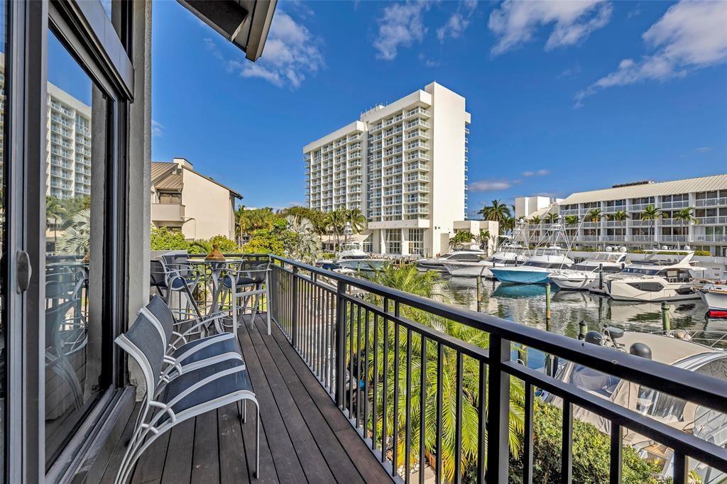PORTSIDE YACHT CLUB - Residential