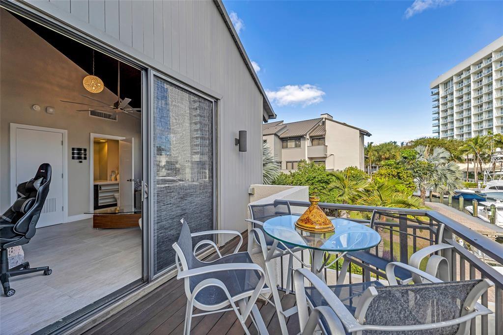 PORTSIDE YACHT CLUB - Residential