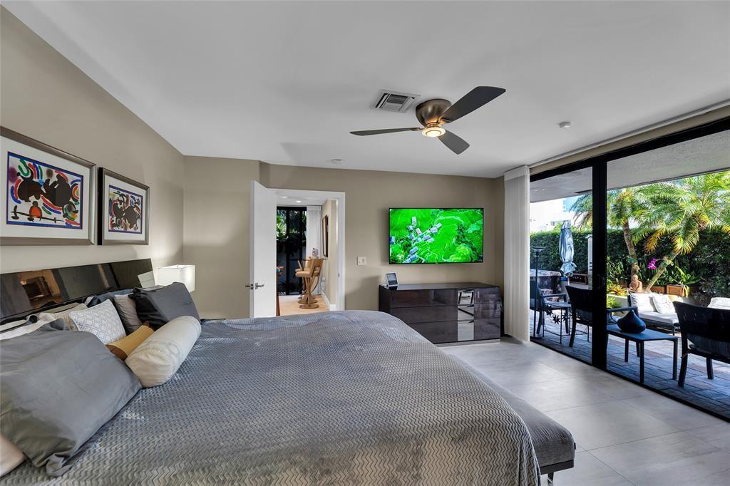 PORTSIDE YACHT CLUB - Residential