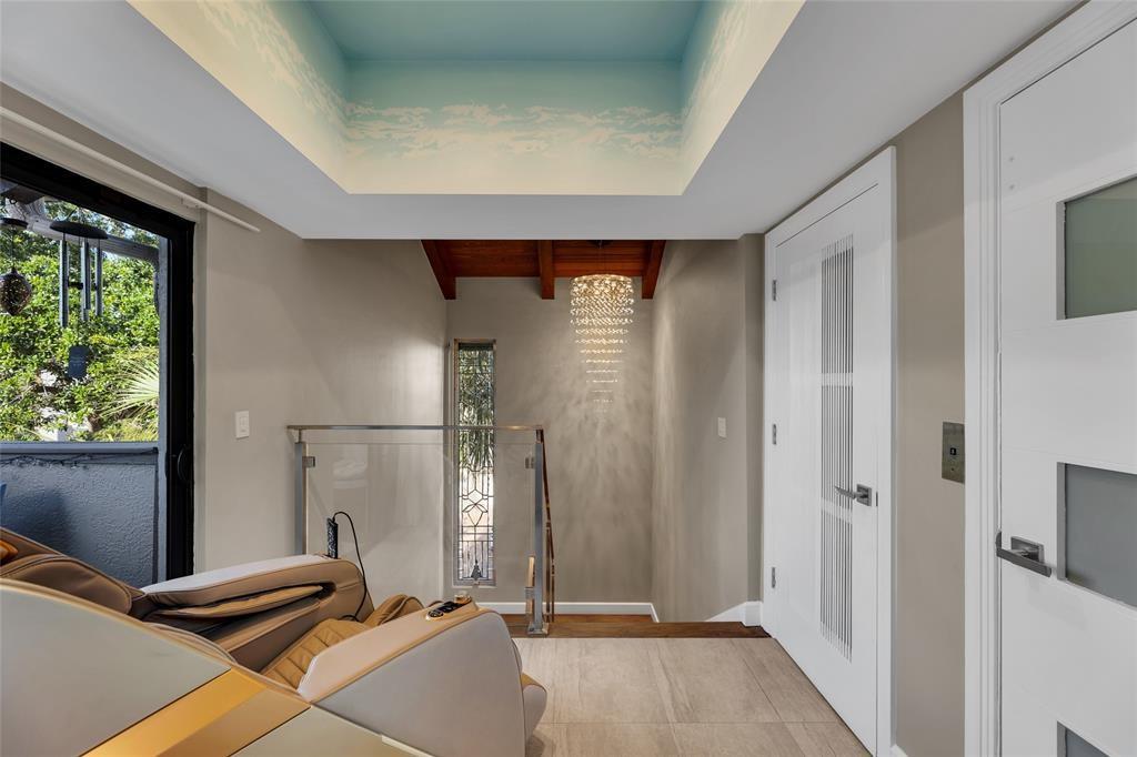 PORTSIDE YACHT CLUB - Residential