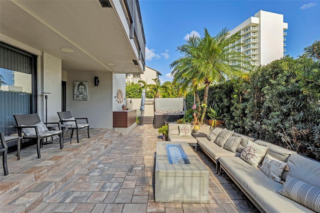 PORTSIDE YACHT CLUB - Residential
