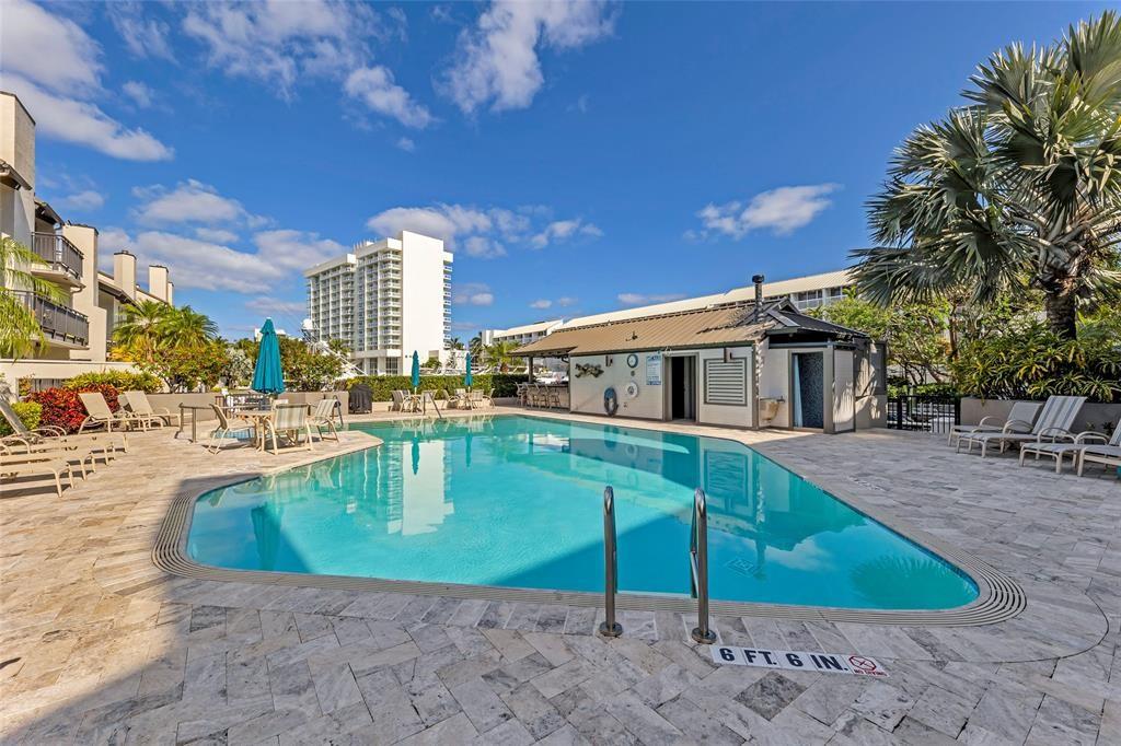 PORTSIDE YACHT CLUB - Residential